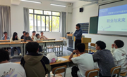 用智慧与行动构建成长之路 ——民航技术产业学院第五期英语角活动