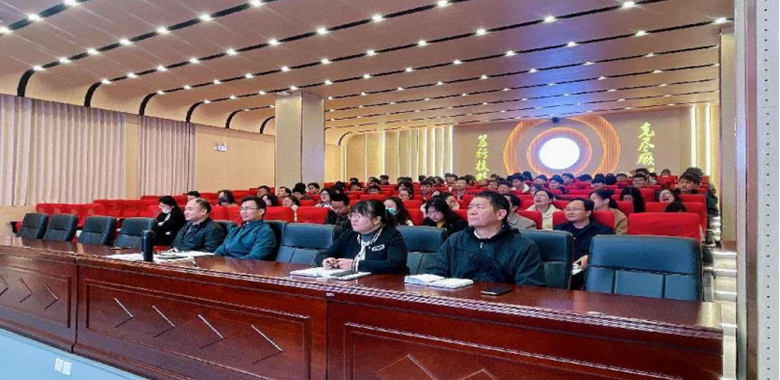 平博买球_平博买球　工作简报—深耕班会“小课堂” 做好育人“大文章”